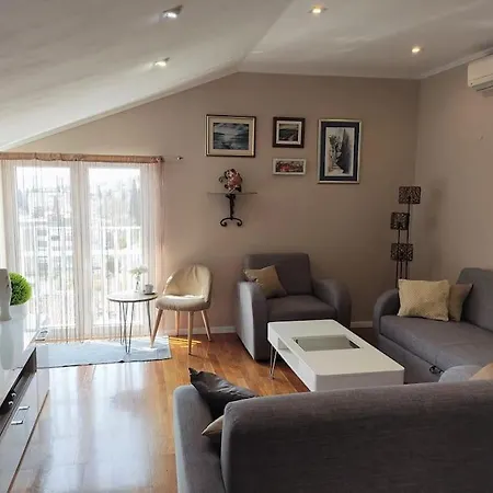 Bird View Carlissima Апартаменти *