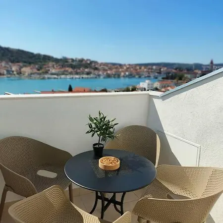 Bird View Carlissima Апартаменти