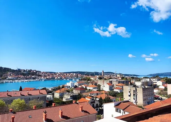 Bird View Carlissima Апартаменты Трогир