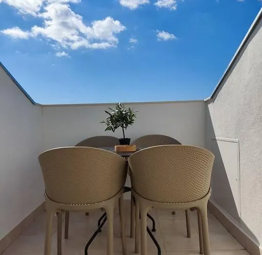 Bird View Carlissima Апартаменты *