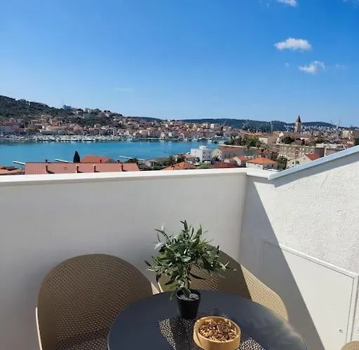 Апартаменты Bird View Carlissima